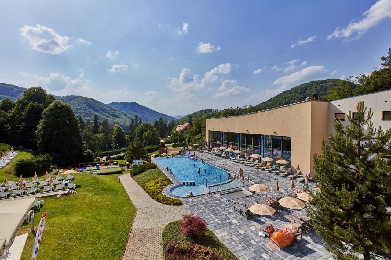 Hotel Sitno Forest Resort - Family Friendly Vyhne Exterior photo