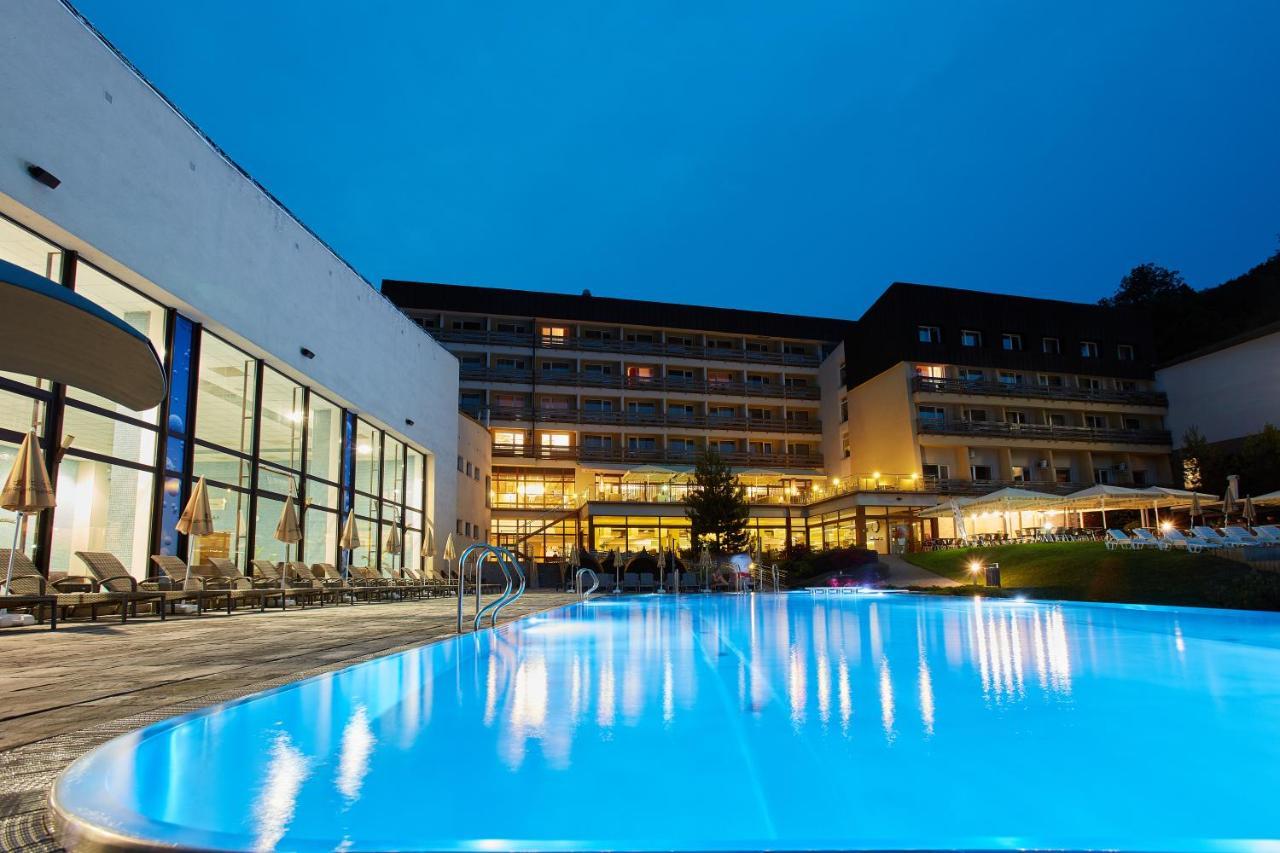 Hotel Sitno Forest Resort - Family Friendly Vyhne Exterior photo